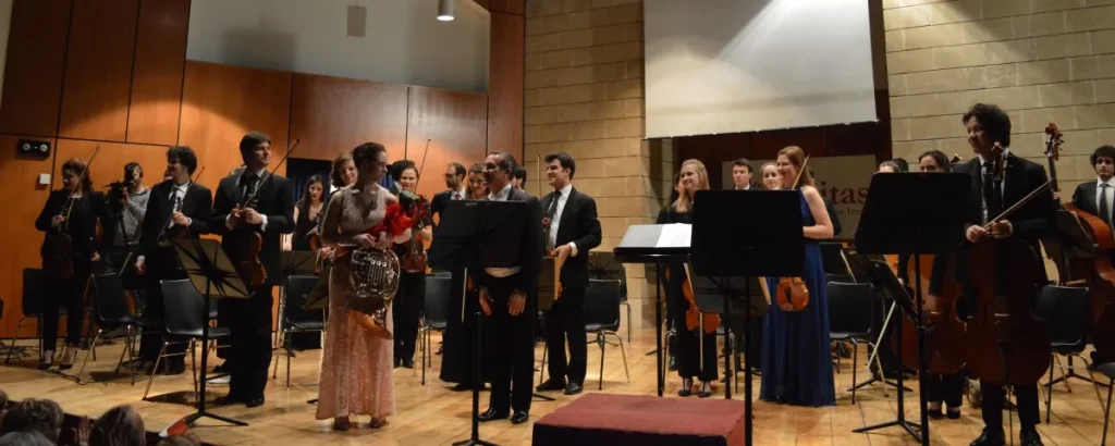 Why Don’t Musicians Look at the Conductor?